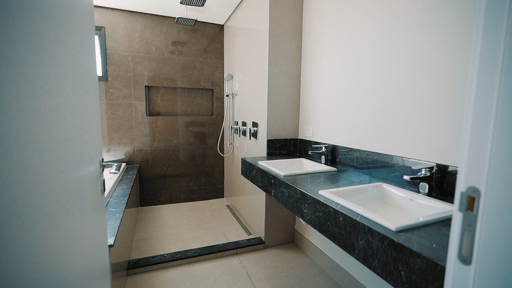 14. Banheiro Suíte Master Duplex 1102 . piso superior | AGL Incorporadora